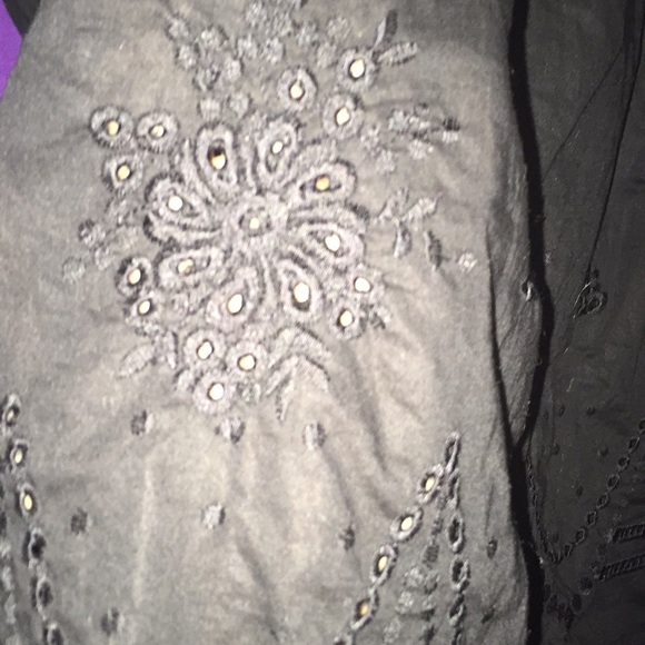 Quarter Sleeve Blouse with detailed cut outs - Picture 2 of 5